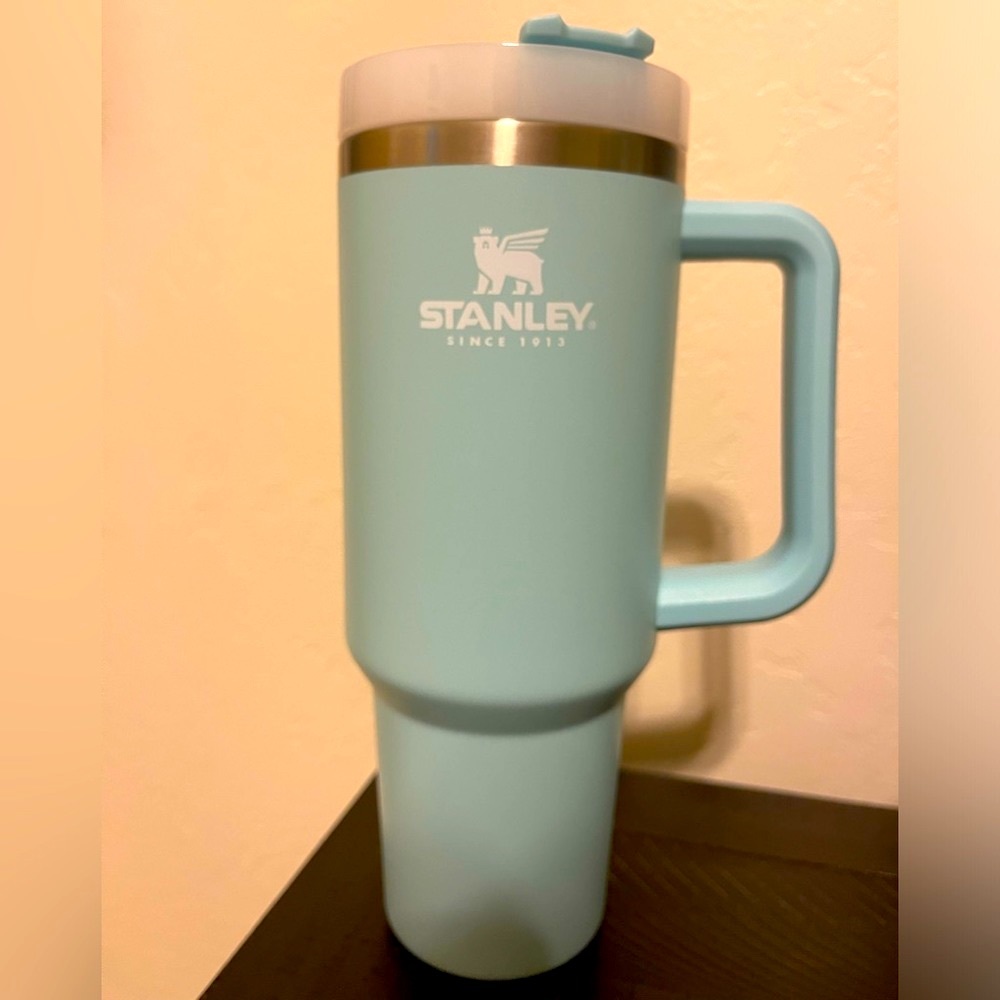 Stanley OG 40oz Quencher Aqua.